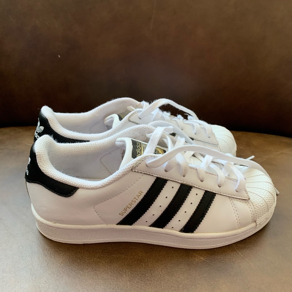 Adidas Superstar Classic Shell Toe Sneakers Size 7
